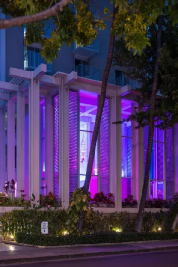 Shoreline Hotel Waikiki