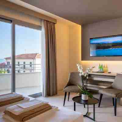 Palace Lido Hotel & Suites Rooms