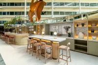 Hilton London Heathrow Airport - bar