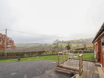 Rhianwen, Plas Moelfre Hall Barns