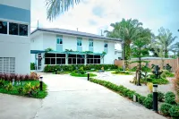 ONE Chumphon Hotel Hotels near TNP Garden