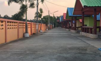 Ruenmai Homestay Lahansai