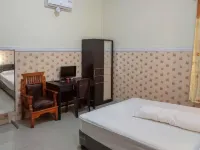 Homestay Singgasana Mitra RedDoorz Hotels in Maesa