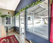 Econo Lodge Inn & Suites Hotels in Yreka