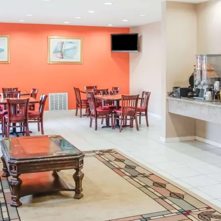 Super 8 by Wyndham Brenham TX