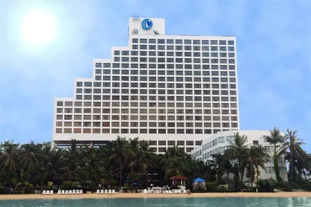 Cholchan Pattaya Beach Resort