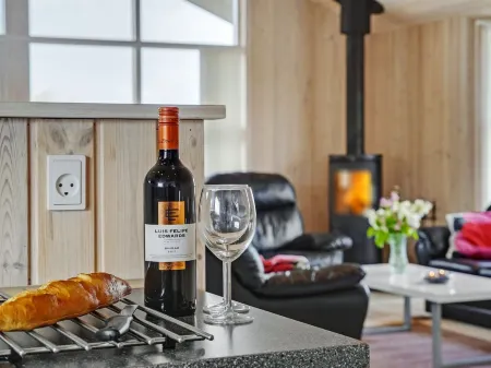 "Frido" - 400m from the Sea