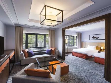 Kyukaruizawa Kikyo, Curio Collection by Hilton Отели рядом с достопримечательностью «しなの鉄道軽井沢駅 旧駅舎口»