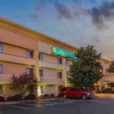 La Quinta Inn & Suites by Wyndham N Little Rock-McCain Mall Hotel Exterior