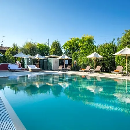VIP's Motel Luxury Accommodation & Spa