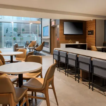 TownePlace Suites New York Long Island City/Manhattan View Отели рядом с достопримечательностью «Фрик-коллекшн»
