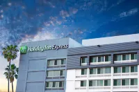 Holiday Inn Express Van Nuys Hôtels à proximité de l'Los Angeles Whiteman Apt