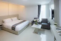Dragon Inn Kendari Hotels in Mandonga