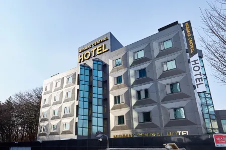Wonju (Munmak) Central Hotel Отели рядом с достопримечательностью «Ganhyeon Yuwonji»