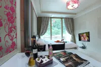 Moon on the Cloud Pension