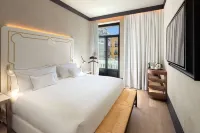 Hotel Montera Madrid, Curio Collection by Hilton