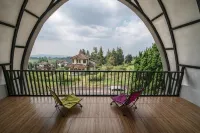Eriyana's Villa Hotel di Sagalaherang