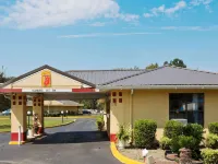 Super 8 by Wyndham Chipley Hotels in Chipley