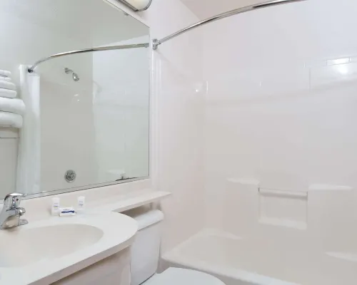 Baymont Inn & Suites by Wyndham Anchorage Airport Photos
