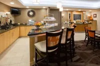 AmericInn by Wyndham Waupun - Frühstück
