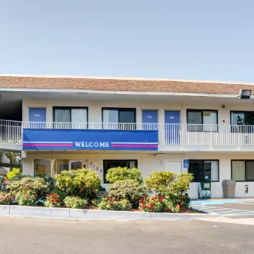 Motel 6 Springfield or  Eugene North