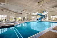 Days Inn & Suites by Wyndham Strathmore - Wifi