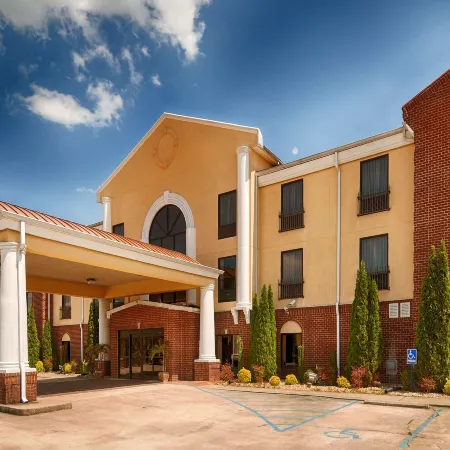 Best Western Plus Bass Hotel  Suites