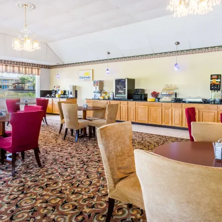 Days Inn by Wyndham Staunton
