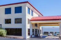 Days Inn by Wyndham Dalton - Pet friendly
