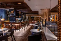 Opal Grand Oceanfront Resort & Spa - bar