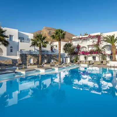 Santorini Kastelli Resort Отели рядом с достопримечательностью «Черный пляж»