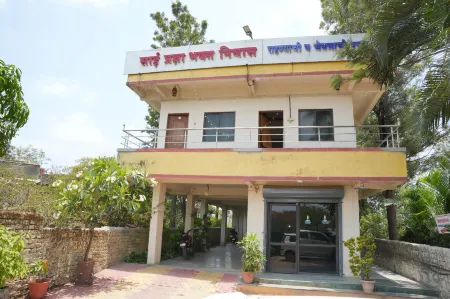 Sai Pradnya Bhakt Niwas Отели в г. Талегаон Дабхейд