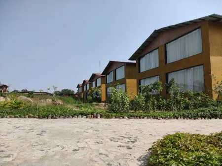 Sou Eco Camp Отели рядом с достопримечательностью «Стейтью Оф Юнити»