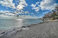 East Tawas Home w/ Patio, Lake Huron on-Site - واي فاي