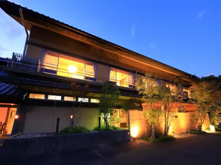 Tenjuku No Mori Keigetsu Отели рядом с достопримечательностью «Nambaraji Temple»