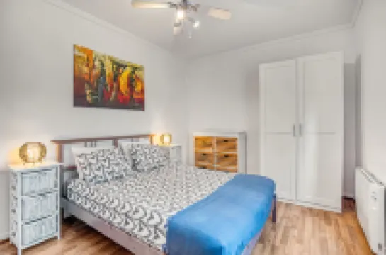 Central Apartment 2 Bedrooms Netflix Wifi and Parking