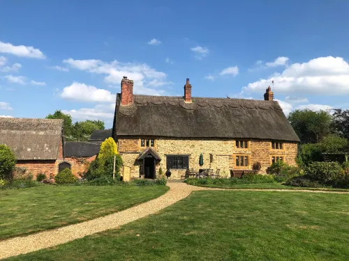 Hunt House Quarters Hotels in Crick