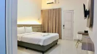 El Malik hotel Sumenep Hotel dekat Taman Adipura Kota Sumenep