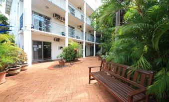 Coconut Grove Holiday Apartments