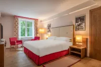 Sheraton Grand Salzburg Hotel in zona St Sebastian's Cemetery