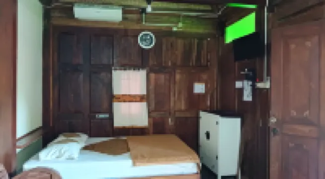 Kampung Tembi Guest House