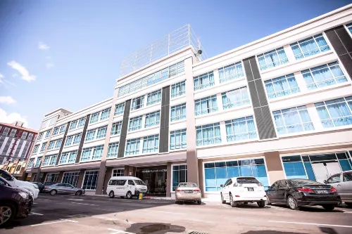 Putatan Platinum Hotel - Parkplatz
