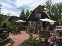 Hotel & Restaurant de Fortuna Hotels in Volendam