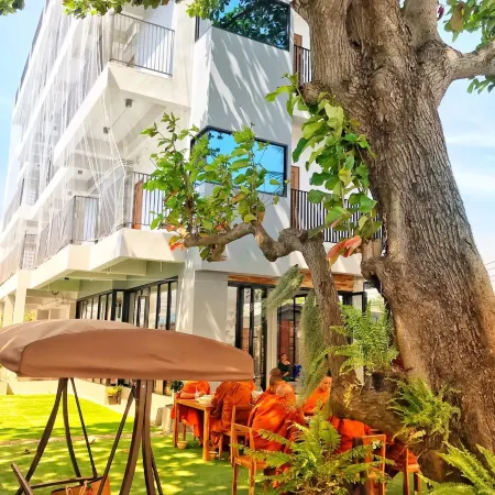 Joy Hotel