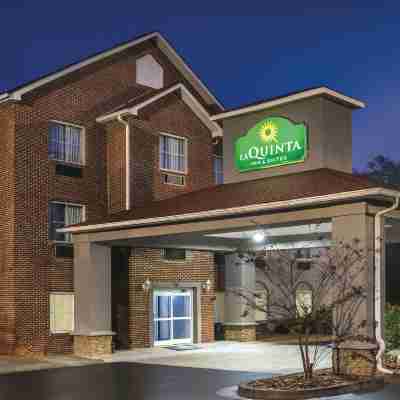 La Quinta Inn & Suites by Wyndham Rome Hotel Exterior