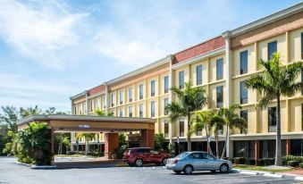 Comfort Inn & Suites St Pete - Clearwater International Airport
