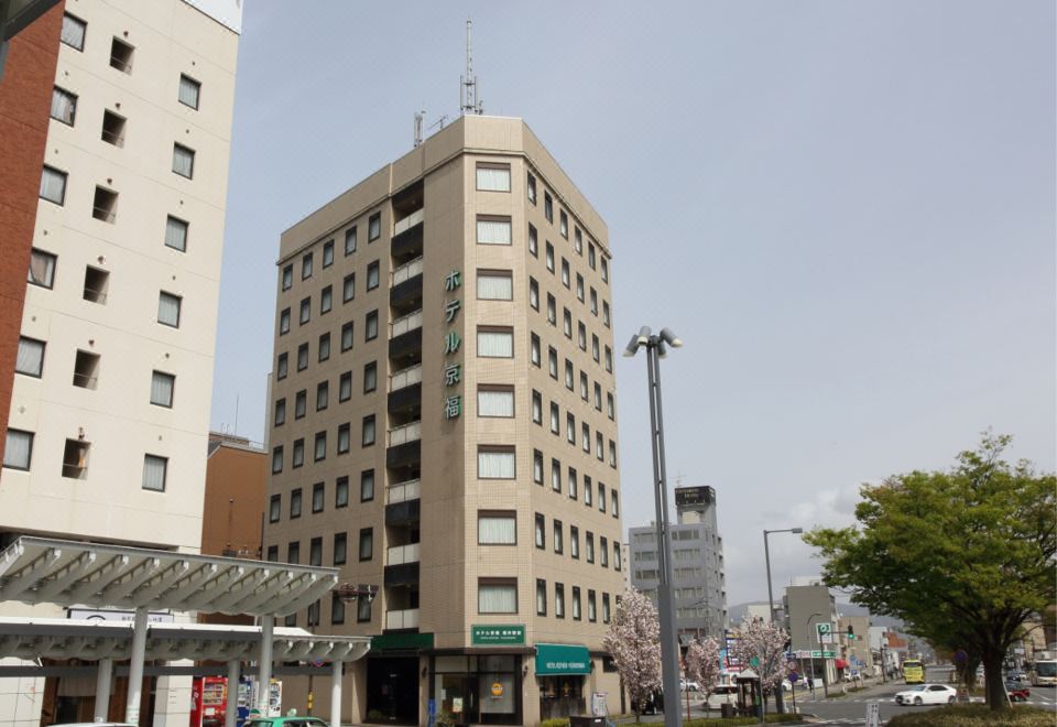 호텔 게이후쿠 후쿠이 에키마에의 외관 및 위치