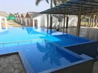 Vits Daman Devka Beach - Kolam Renang