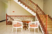 Urbanview Hotel Ratu Elok Syariah Banjarbaru by RedDoorz Hotels in Loktabat Selatan