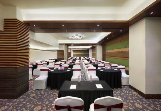 3. Hotel Su..